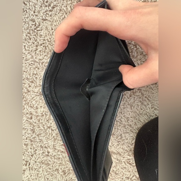 Authentic Burberry Wallet - Picture 5 of 8